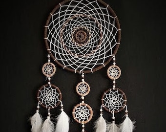 Atrapasueños grande, hecho a mano, decoración de pared, cuero marrón, colores marrones naturales