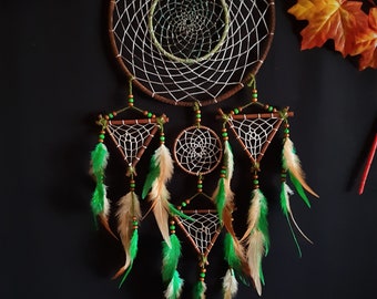 Atrapasueños grande, hecho a mano, único, cuero marrón y verde