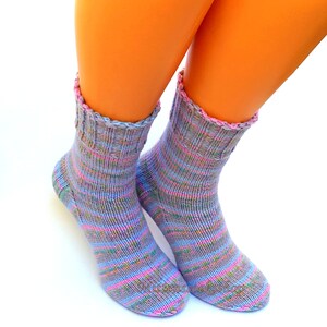 Chaussettes tricotées à la main, Chaussettes bleu rose gris, Chaussettes femme bleu rose, Chaussettes rayées bleu rose, Chaussettes fille, Chaussettes pour hommes, Chaussettes d&#39;hiver, Chaussettes chaudes