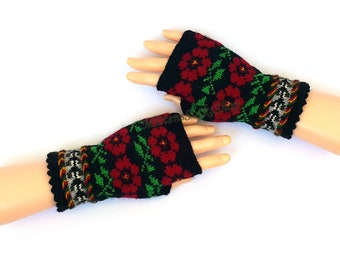 Hand Knit Fingerless Gloves, Red Black Green Fingerless Gloves, Latvian Mittens,  Wool Mittens, Driving Gloves, Hand Warmers, Wrist Warmers