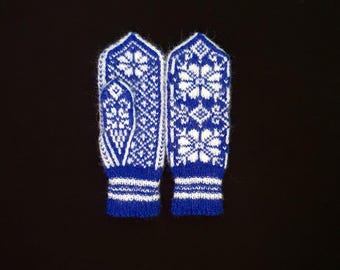 Nordic Snowflake Wool Mittens: Royal Blue & White Scandinavian Winter Gloves