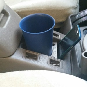 80 Series Cup Holder Insert image 3