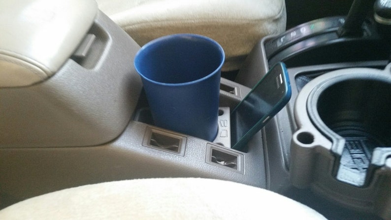 80 Series Cup Holder Insert image 3