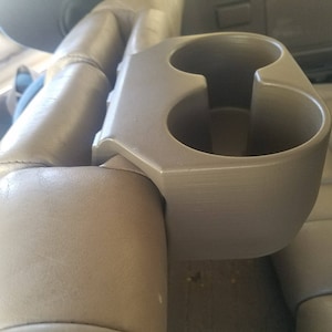 80 Series 3rd Row Cup Holders
