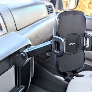 80 Series Accessory Dash Bezel & Cell Phone Mount