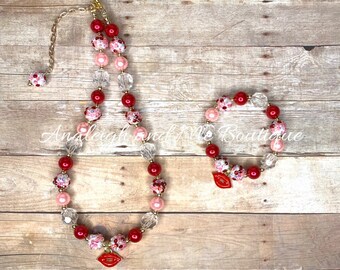 Valentines Pink and Red Toddler Small Beaded Necklace, Toddler Valentines Chunky Necklace, Pink and Red Toddler Necklace, Lips Necklace