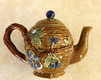 Large Vintage Stoneware Teapot Wicker Basket-Weave w/ Blueberries Branch Handle Heavy Ceramic Teapot Quart-Size Cottage Chic B & B Breakfast