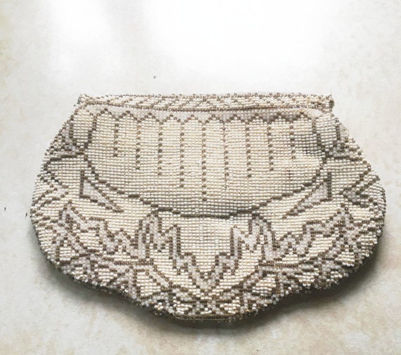 Vintage 1940's Clutch Purse White Beaded Ivory/Ta… - image 3