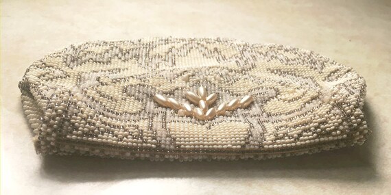 Vintage 1940's Clutch Purse White Beaded Ivory/Ta… - image 5