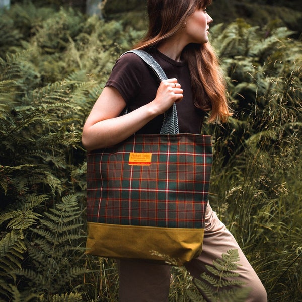 Sac cabas Thistle en tartan et tweed avec tissus Liberty. Cadeau fabriqué en Écosse