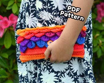 Dragon Scale Pencil Pouch Pattern PDF - Easy Aran Yarn