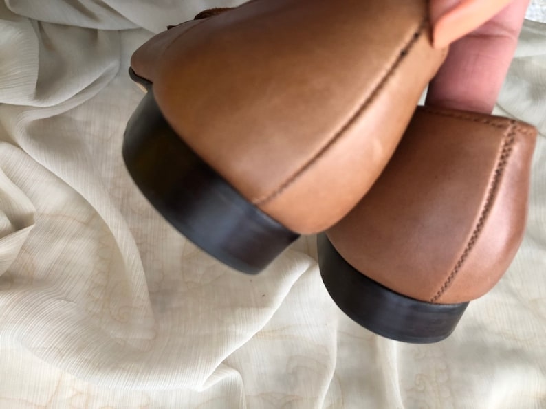 vintage classic essential double tone leather sleek slip on moccasins