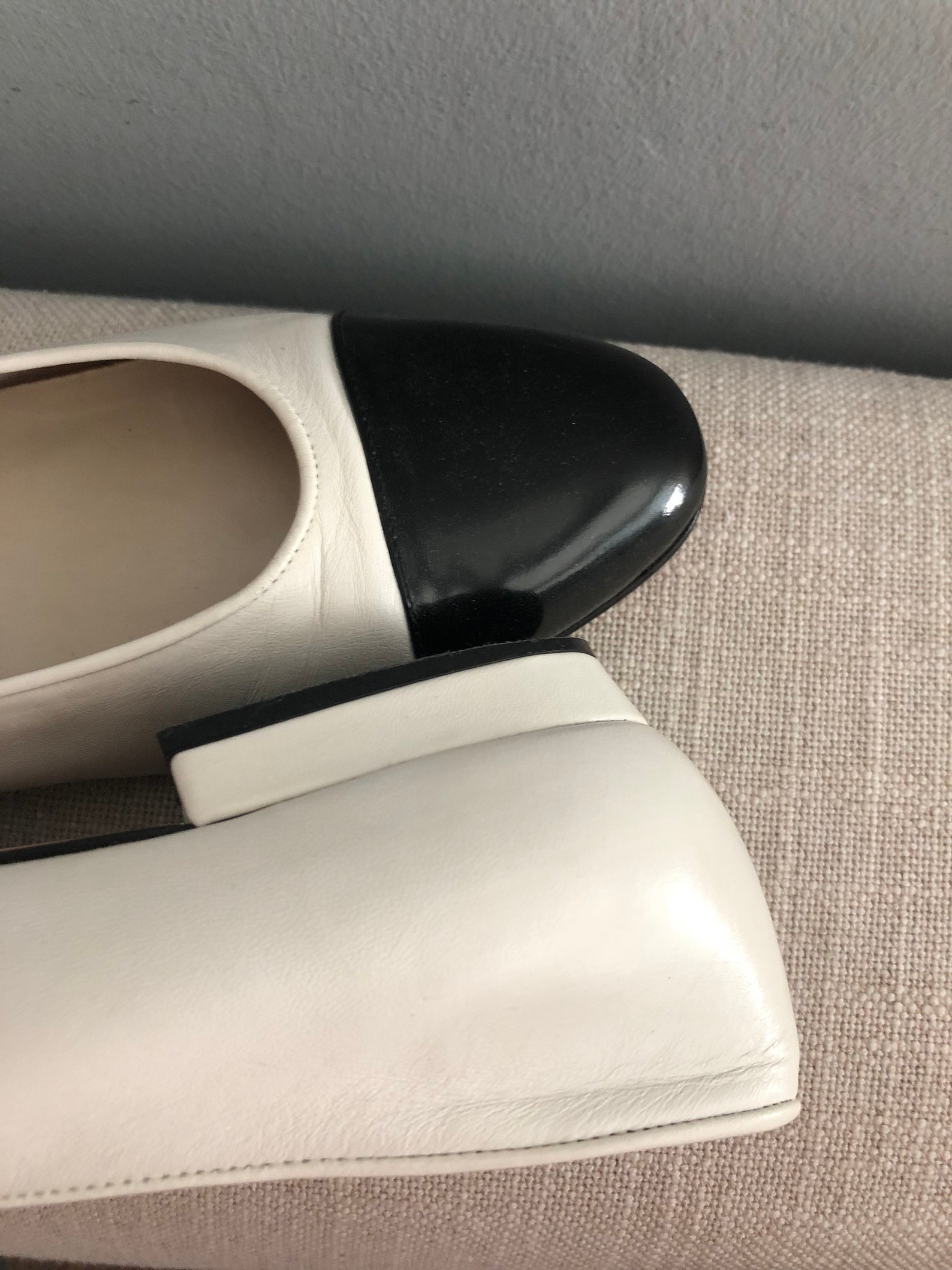 vintage classic ultra chic double tone color block double tone spanish leather heeled ballet style flat slip on