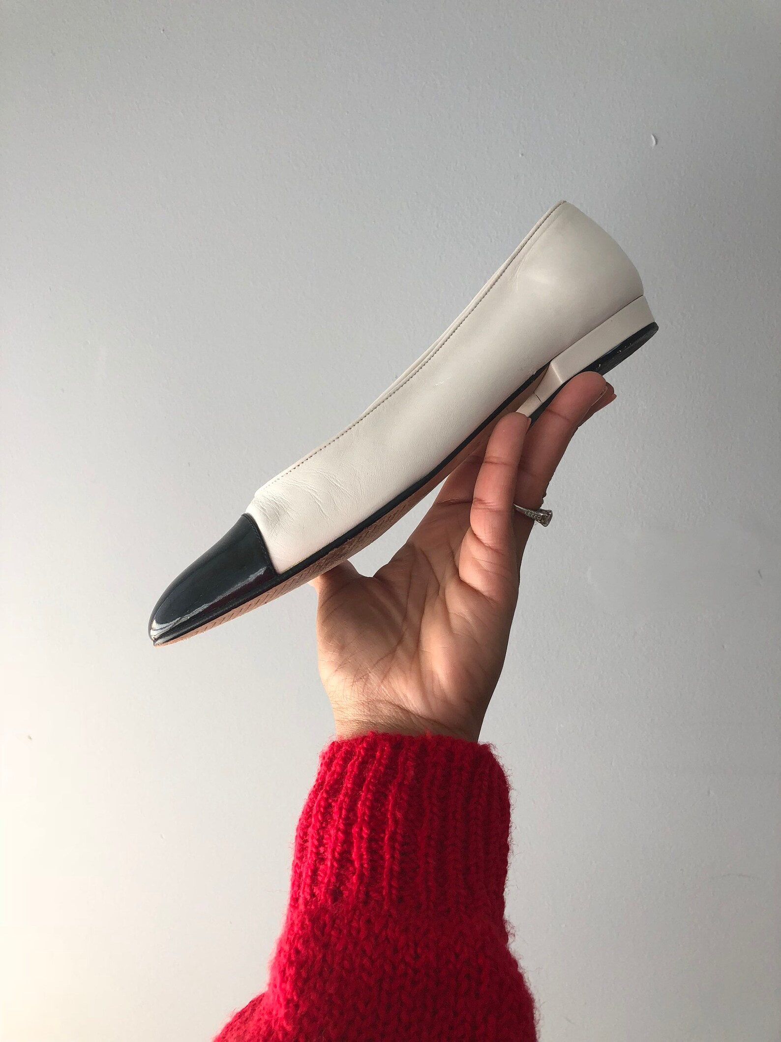 vintage classic ultra chic double tone color block double tone spanish leather heeled ballet style flat slip on