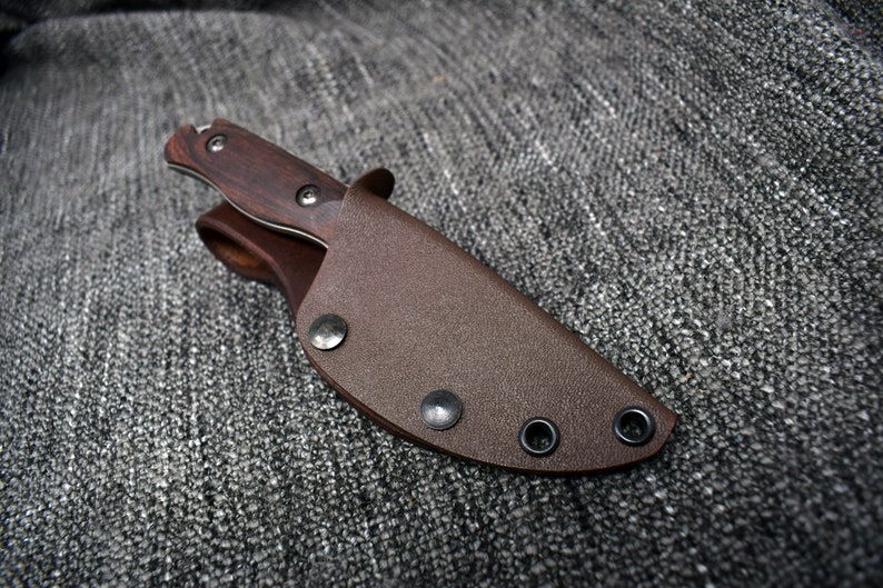 Vertical Kydex Sheath for Benchmade Hidden Canyon Hunter Old Model image 1