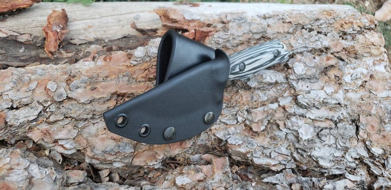 Vertical Kydex Sheath for Benchmade Hidden Canyon Hunter Old Model image 10