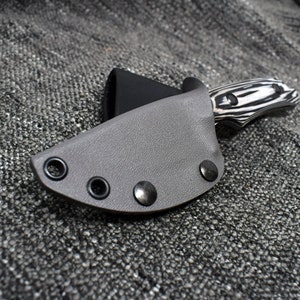 Vertical Kydex Sheath for Benchmade Hidden Canyon Hunter Old Model image 2