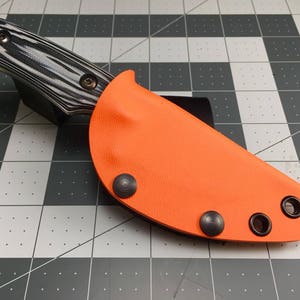 Vertical Kydex Sheath for Benchmade Hidden Canyon Hunter Old Model Safety Orange