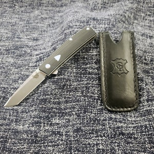 Bolso de couro para o Tengu feito em bancada