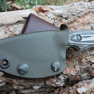 Vertical Kydex Sheath for Benchmade Hidden Canyon Hunter Old Model image 6