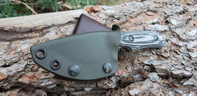 Vertical Kydex Sheath for Benchmade Hidden Canyon Hunter Old Model image 6