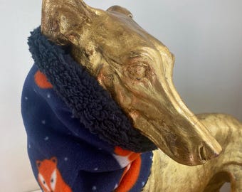 Scaldacollo Foxes Sighthound, scaldacollo in pile Greyhound blu-arancio, scaldacollo blu navy Foxy Whippet, sciarpa Woodland Sighthound, scaldacollo Saluki