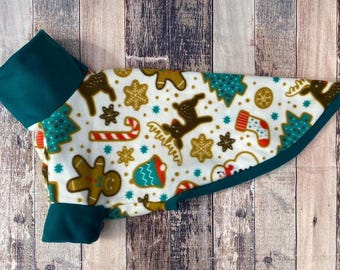 Pigiama natalizio con levriero: pigiama in pile color verde acqua con motivo pan di zenzero, cappotto levriero festivo