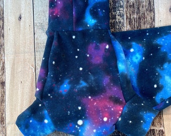 Pigiama Blue Galaxy Greyhound, abbigliamento in pile per levrieri viola e rosa, cappotto per levrieri.