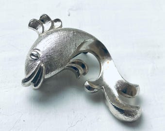 フランス　ヴィンテージ 銀張りのライトストーンと黒色石のブローチ　長期保存 フランス ヴィンテージ 銀張りのライトストーンと黒色石のブローチ