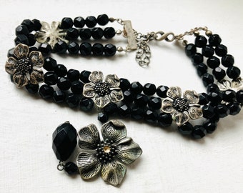 Gothic Romantic Pendant Necklace, Vintage Necklace, Gift, Vintage Jewellery, Woman Necklace, Black Necklace, Necklace Uk