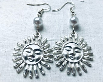 Vintage Silver Sun Moon Dangle Earrings, Woman Earrings, Gift, Woman Earrings, Silver Earrings, Easter Earrings