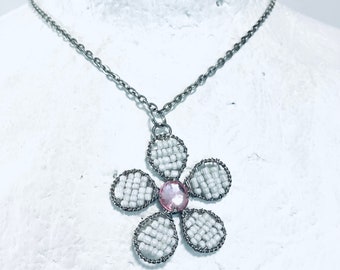 Vintage Pendant Daisy Flower Necklace, Vintage Necklace, Jewellery Uk, Gift For Her, 60s Jewelry, Jewellery Uk