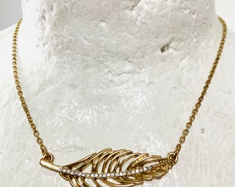 Vintage Pendant Necklace, Gold Feather Pendant Necklace, Woman Necklace, Gift, Wedding Necklace, Gold Plated Necklace