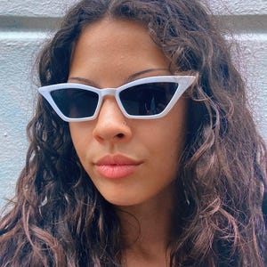 Vintage White Cat Eye Sunglasses, Womens Cat Eye Sunglasses, Vintage Y2K Sunglasses, Retro Sunglasses, Vintage Eyewear, Festival Sunglasses