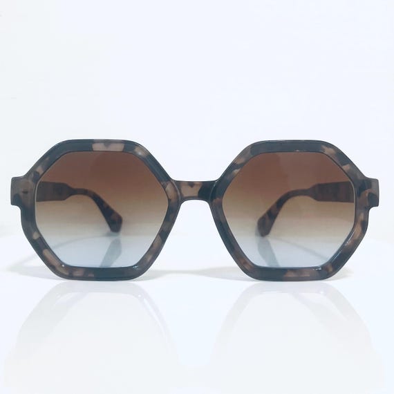 Vintage Hexagon Tortoiseshell Sunglasses: Retro UVA Protected Shades