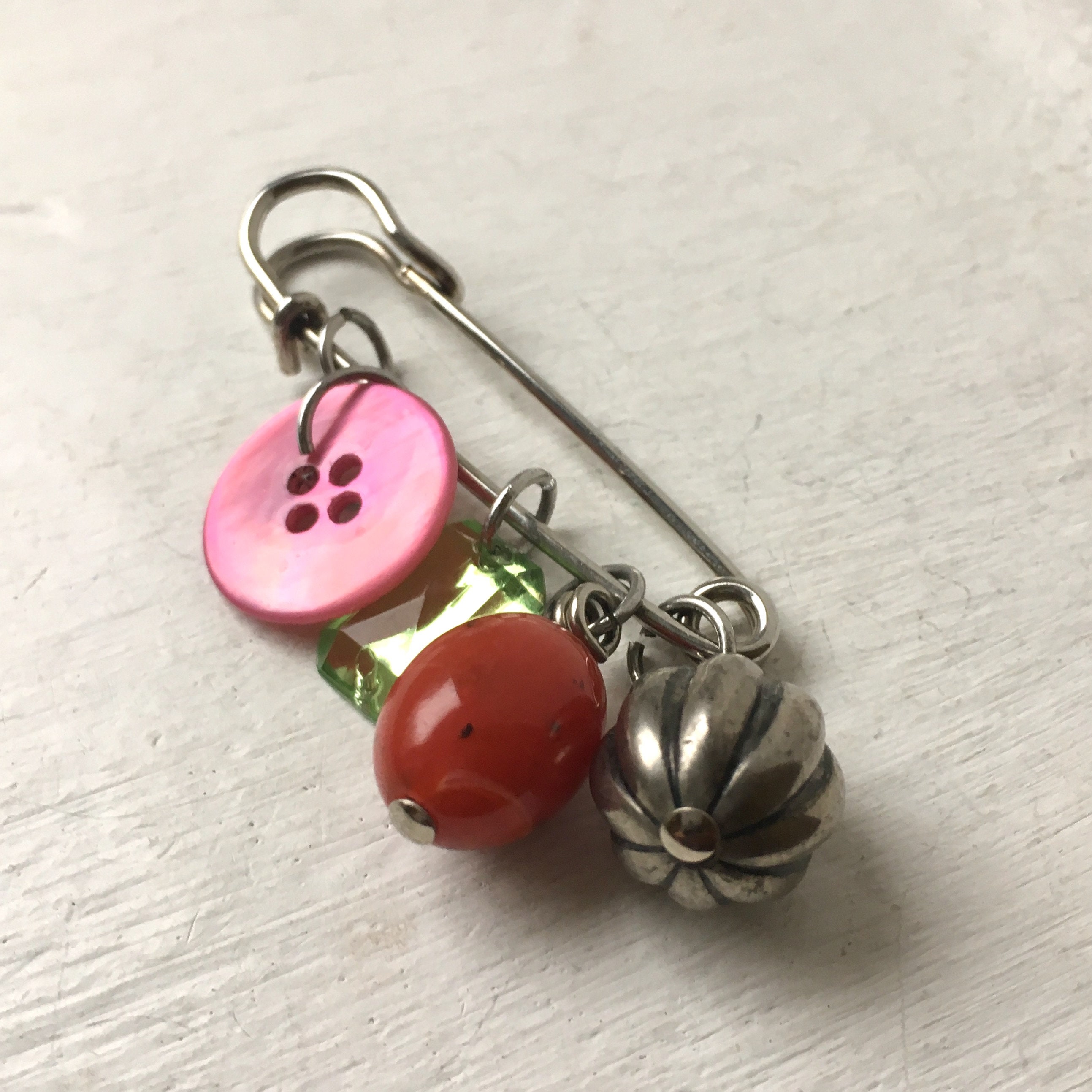 jewellery brooches uk