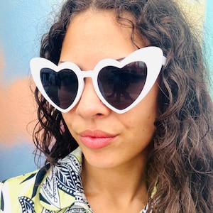 White Heart Sunglasses, Vintage Sunglasses, Y2K Sunglasses, White  Sunglasses, Womens Sunglasses, Retro Sunglasses, Festival Sunglasses