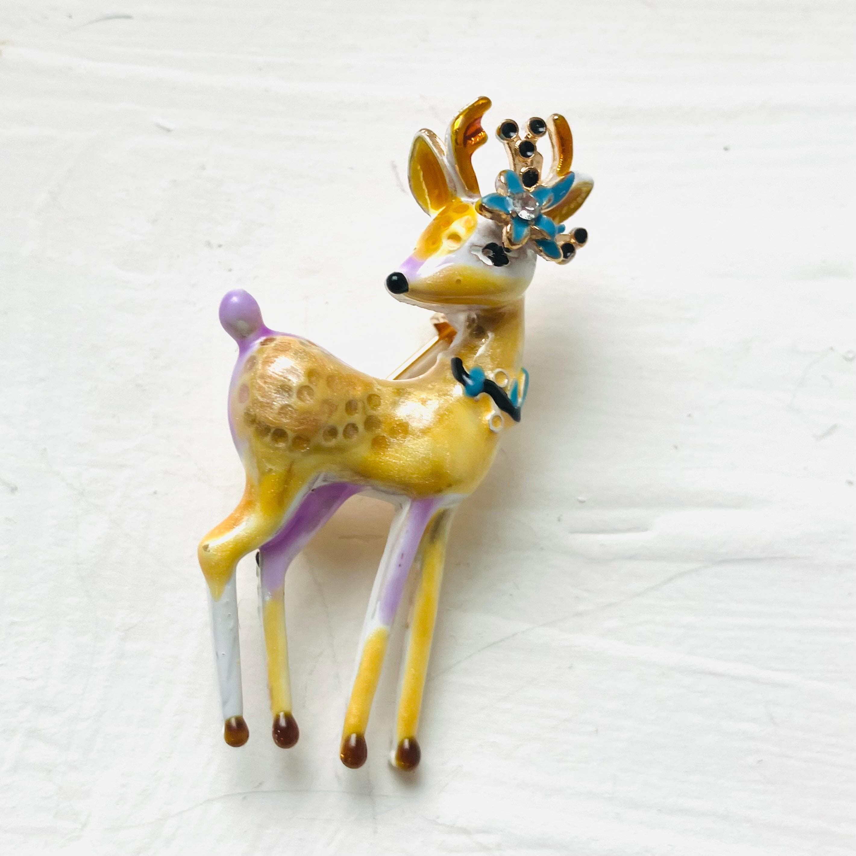 エナメルの置物シカの装飾品 ヴィンテージエナメル鹿ブローチ：手描きの森の動物ピン - Etsy 日本