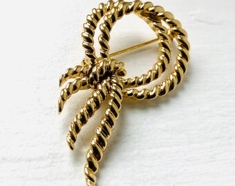 Spilla in ottone dorato con cordino: spilla vintage, spilla da donna, spilla retrò anni '80