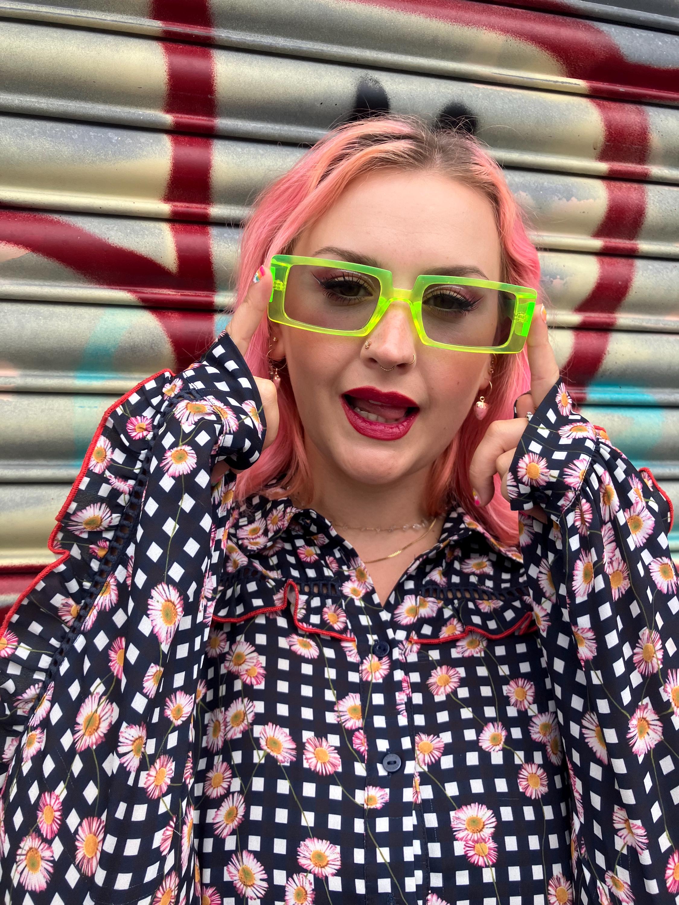 ネオングリーンのY2Kサングラス：ヴィンテージ Nu Rave Eyewear - Etsy