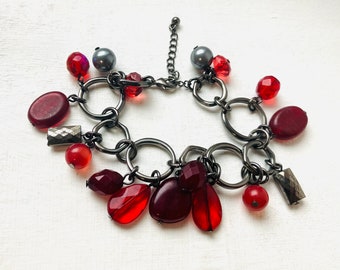 Vintage Beaded Bracelet, Red Resin Beaded Bracelet, Retro Beaded Bracelet, Red Bracelet, Gift For Her, Sparkle Beaded Bracelet