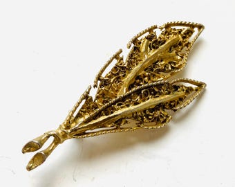 1950年代の金メッキリーフブローチ：ヴィンテージピンクリップ