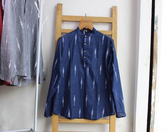 Blue ikat kurta in lightweight cotton fabric