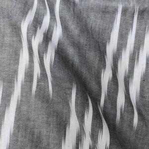 Geometrical yarn dyed ikat cotton dress fabric / breathable fabric sold by yard