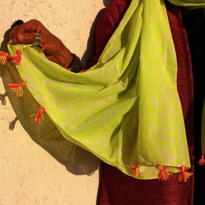 50 piece wholesale fluorescent green stole in soft cotton scarf with tassels