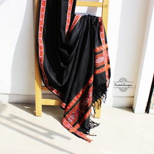 Merino wool unisex meditation shawl in black and red color with tassels artisanal stole