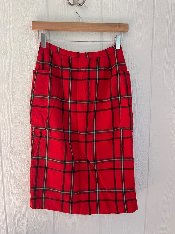 Button front skirt queen store