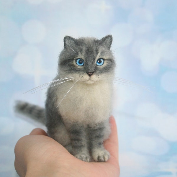Custom Needle Felted Cat. Cat Memory Pet Portrait. Your Pet Replica. Lying Cat. Tabby Cat. Realistic Cat. Pet. Felted Animal. Made to Order.