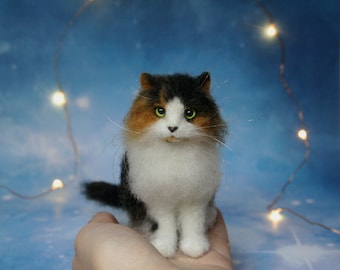 Custom Needle Felted Cat. Cat Memory Pet Portrait. Your Pet Replica. Sitting Cat. Multicolor Cat. Realistic Cat.  Made to Order.