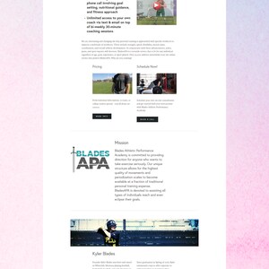 K&ouml;nnte beinhalten: Website f&uuml;r die Blades Athletic Performance Academy, ein Personal Training Programm. Die Website zeigt ein Foto von einem Mann, der trainiert, ein Foto von einem Mann, der Gewichte hebt, und ein Foto von einem Mann, der Baseball spielt. Die Website enth&auml;lt auch Text &uuml;ber die Mission, die Preise und die Planung der Akademie.